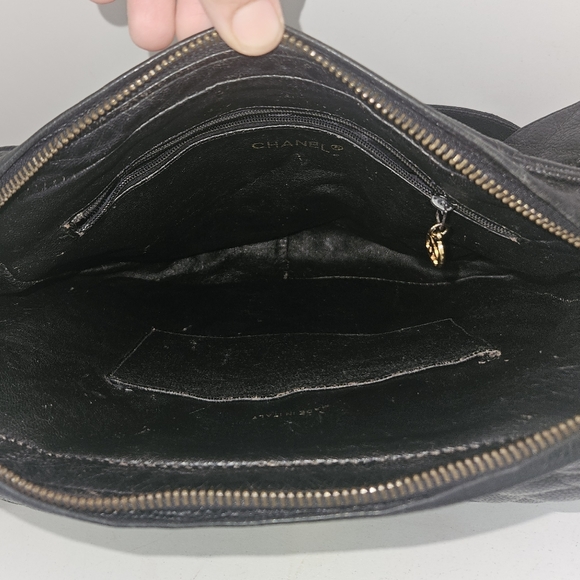 Authentic CHANEL Caviar black leather Crossbody/Shoulder Bag - Picture 12 of 16